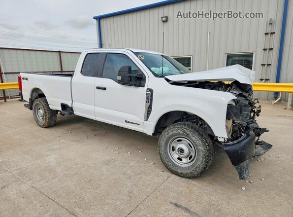 1FT7X2BT6REC44393 2024 FORD F250 White Передня права чверть