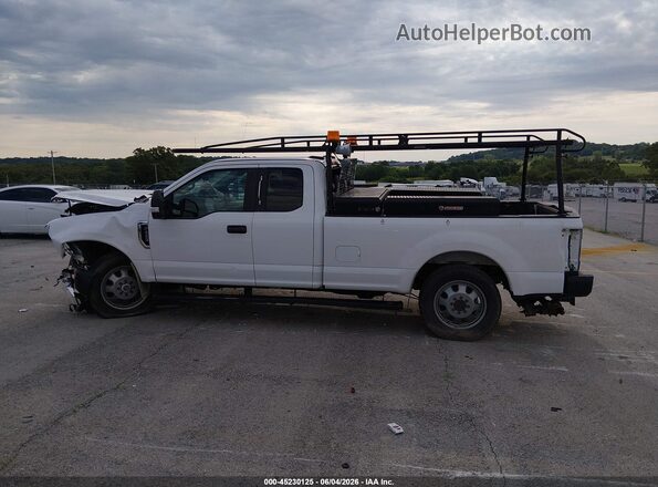 1FT7X3B60LEC75162 2020 FORD F350 White Սալոնի հետևի տեսք