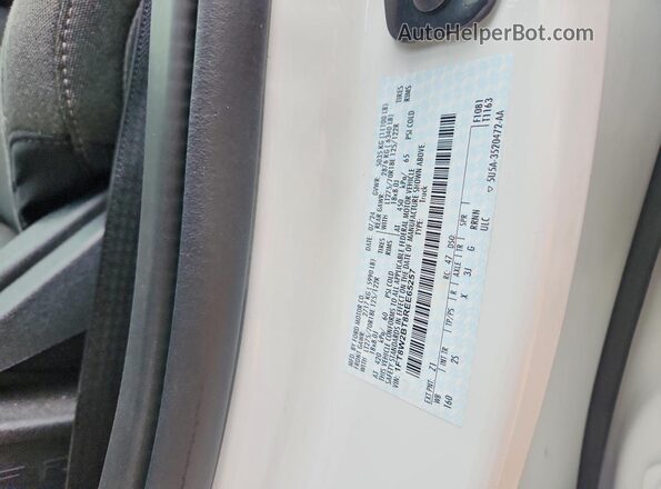 1FT8W2BT8REE65257 2024 FORD F250 White Vista del compartimento del motor