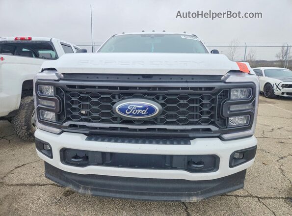 1FT8W2BT8REE65257 2024 FORD F250 White Vista frontal