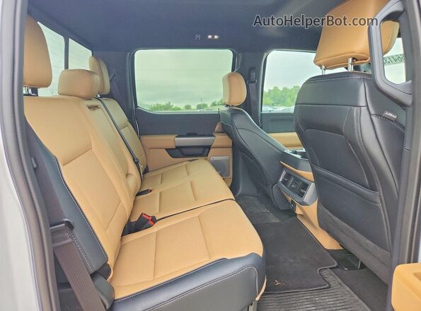 1FT8W2BT9TED30781 2026 FORD F250 White Widok tylnych siedzeń