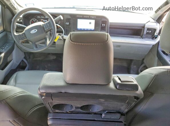 1FT8W3BA9PED63757 2023 FORD F350 Белый Вид панели приборов