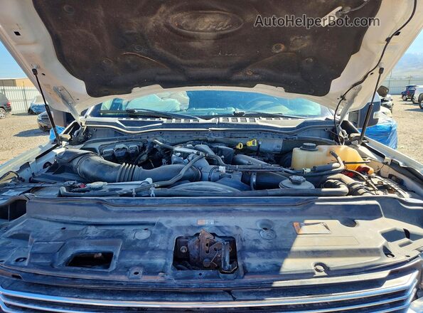 1FT8W3BT6JEB51181 2018 FORD F350 White Widok wnętrza z tyłu