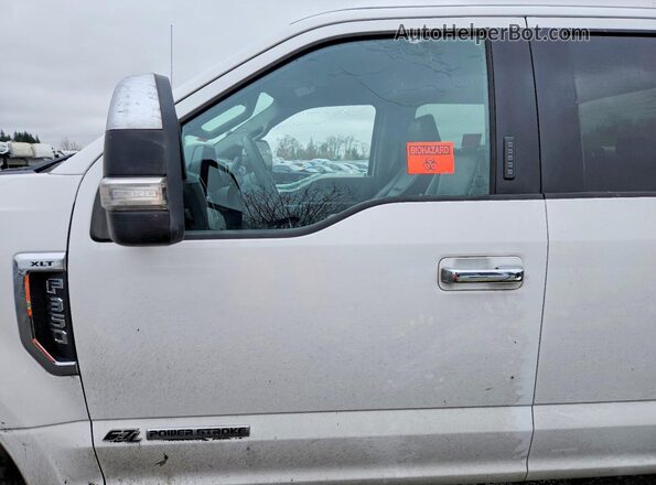 1FT8W3BTXJEC50604 2018 FORD F350 White Widok wnętrza z przodu
