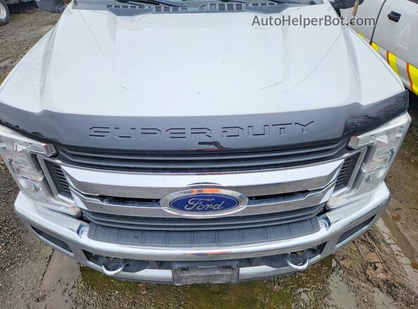 1FT8W3BTXJEC50604 2018 FORD F350 White Widok wnętrza z tyłu
