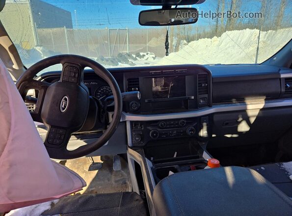 1FT8W3DM9PEC08181 2023 FORD F350 Red Вид панелі приладів