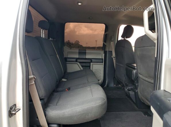 1FT8W3DTXKEE32334 2019 FORD F350 White Widok tylnych siedzeń