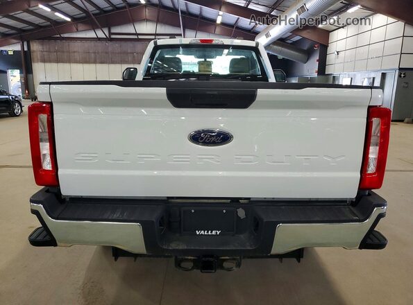 1FTBF2BA4PEE00455 2023 FORD F250 White Rear view