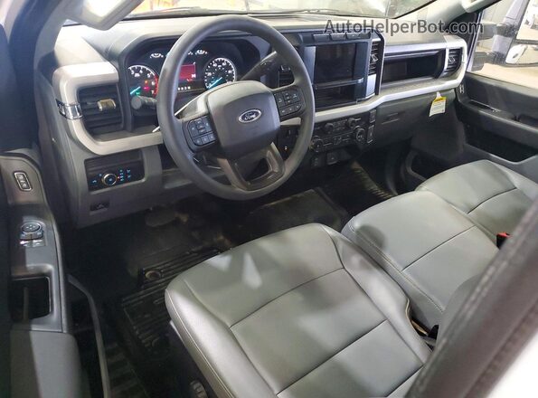 1FTBF2BA4PEE00455 2023 FORD F250 White Dashboard view