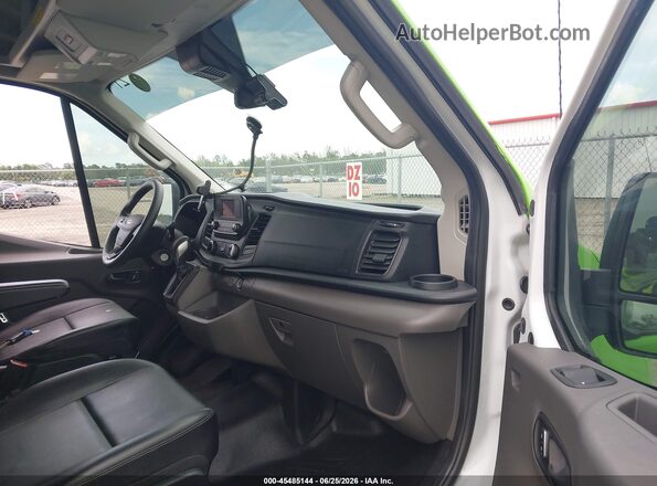 1FTBR1C85PKB43787 2023 FORD TRANSIT-250 Green Front interior view