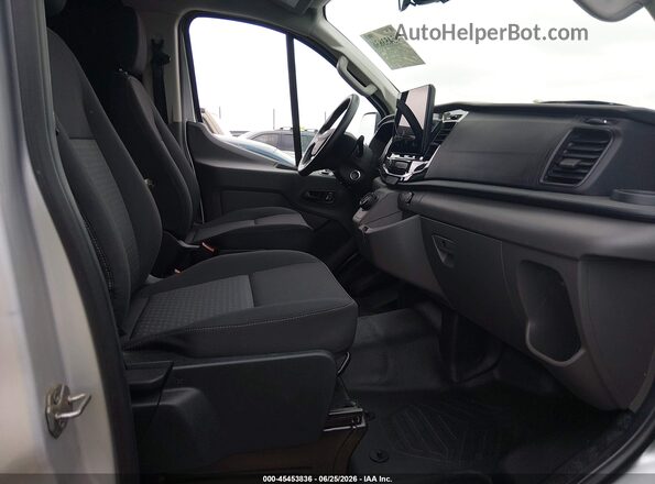 1FTBW1YK4PKA21788 2023 FORD E-TRANSIT-350 Silver Front interior view