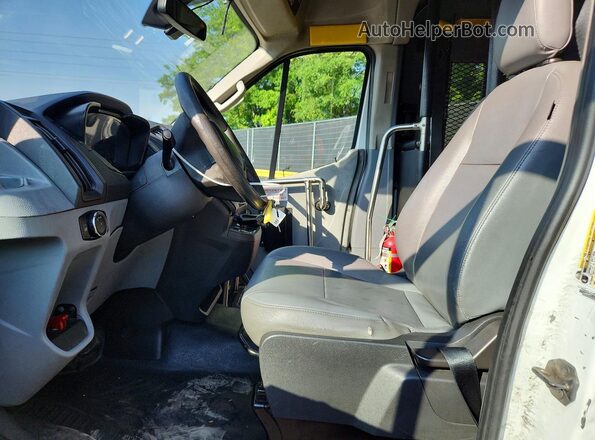 1FTBW2XM8HKA02929 2017 FORD TRANSIT White Вид салону спереду