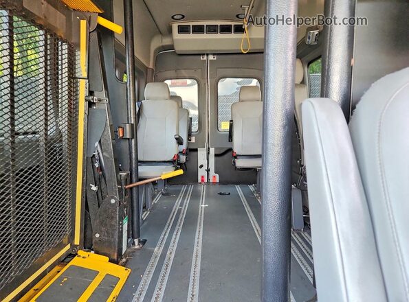 1FTBW2XM9JKB53235 2018 FORD TRANSIT White Rear seats view