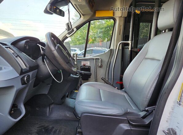 1FTBW2XM9JKB53235 2018 FORD TRANSIT White Front interior view