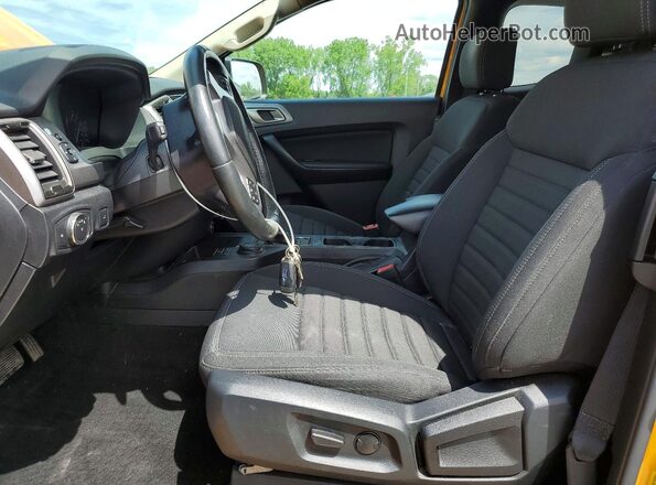1FTER1FHXMLD70715 2021 FORD RANGER Yellow Front interior view