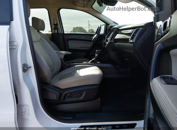 1FTER4FH3NLD08589 2022 FORD RANGER White Widok wnętrza z przodu
