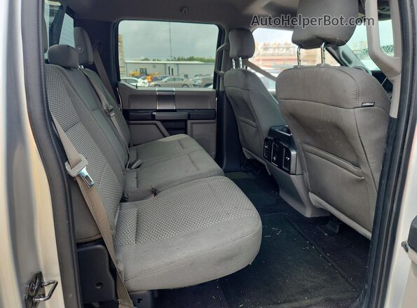 1FTEW1C82GFC71998 2016 FORD F150 Silver Widok tylnych siedzeń