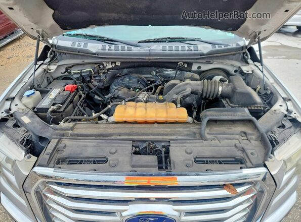 1FTEW1C82GFC71998 2016 FORD F150 Silver Widok wnętrza z tyłu