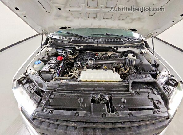 1FTEW1CB6JFD97218 2018 FORD F150 White Rear interior view