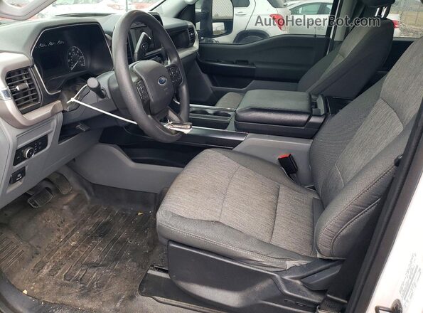 1FTEW1CBXNKE32064 2022 FORD F150 Белый Вид салона спереди