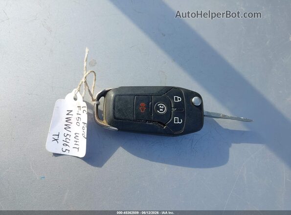 1FTEW1CF6GKF31535 2016 FORD F150 Белый Вид панели приборов