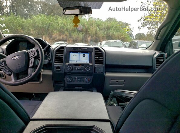 1FTEW1CP2JFB72175 2018 FORD F150 Gray Dashboard view