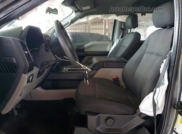 1FTEW1CP3KKC10585 2019 FORD F150 Gray Front interior view