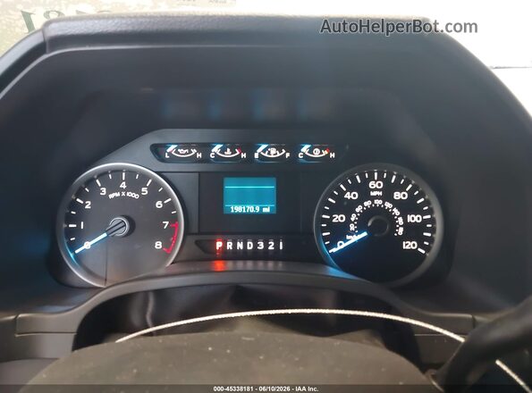 1FTEW1E84HFC04205 2017 FORD F150 Белый Вид задних сидений