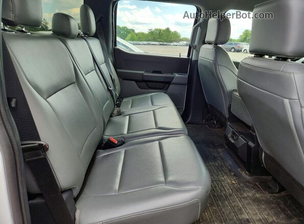 1FTEW1EB4MFB88559 2021 FORD F150 White Widok tylnych siedzeń