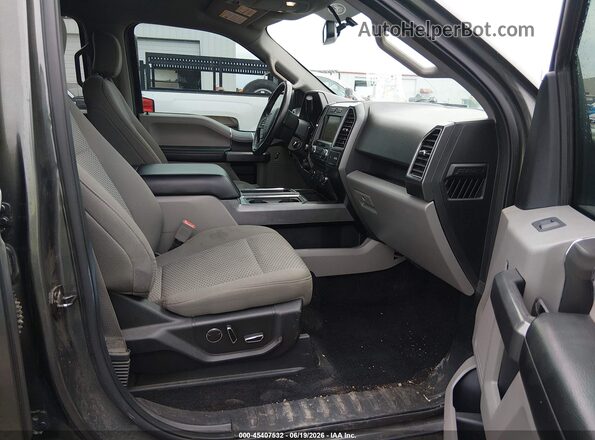 1FTEW1EG3JKD53452 2018 FORD F150 Gray Vista interior delantera