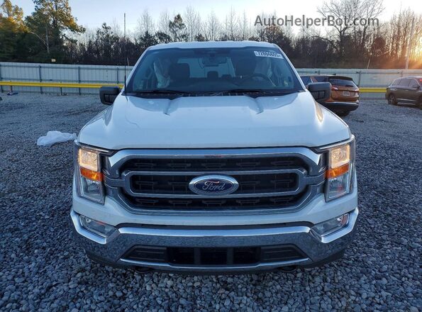 1FTEW1EP2PKD32567 2023 FORD F150 White Widok z przodu