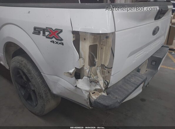1FTEW1EP5LKE80206 2020 FORD F150 White Widok z przodu