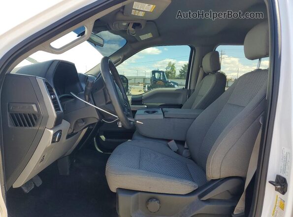 1FTEW1EP8LKF39300 2020 FORD F150 White Widok wnętrza z przodu