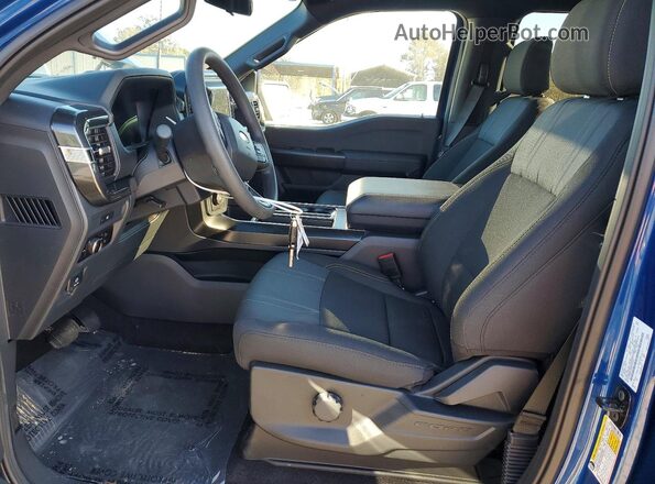1FTEW2KP0SKF72767 2025 FORD F150 Blue Widok wnętrza z przodu