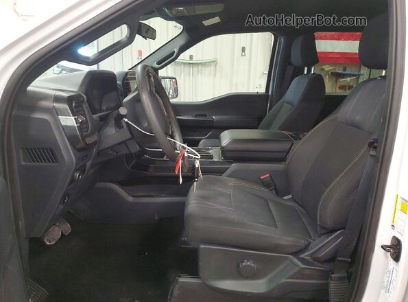 1FTEW2LP3SKD90012 2025 FORD F150 White Вид салону спереду