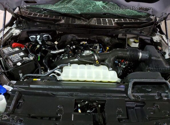 1FTEW3LP8SKD05249 2025 FORD F150 Silver Widok wnętrza z tyłu