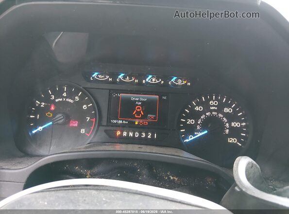 1FTEX1C83HKD34094 2017 FORD F150 White Widok tylnych siedzeń