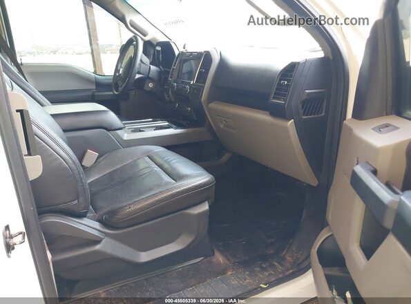 1FTEX1CB0JKF06101 2018 FORD F150 White Widok wnętrza z przodu