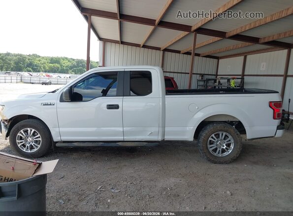 1FTEX1CB0JKF06101 2018 FORD F150 White Widok wnętrza 360 stopni