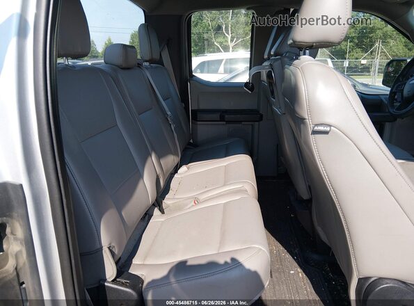 1FTEX1CB1JFC76352 2018 FORD F150 Silver VIN კოდის სტიკერის ხედი