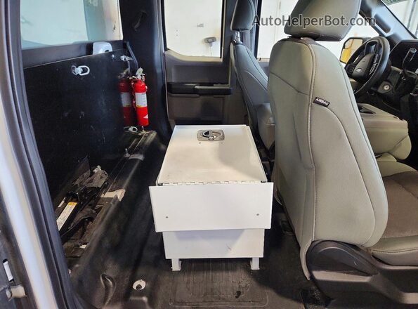 1FTEX1CB2JKD59392 2018 FORD F150 White უკანა სავარძლების ხედი