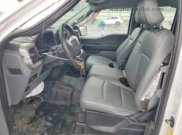 1FTEX1CB3NKE60172 2022 FORD F150 White Widok wnętrza z przodu