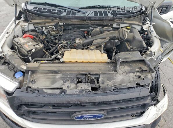 1FTEX1CB3NKE60172 2022 FORD F150 White Widok wnętrza z tyłu