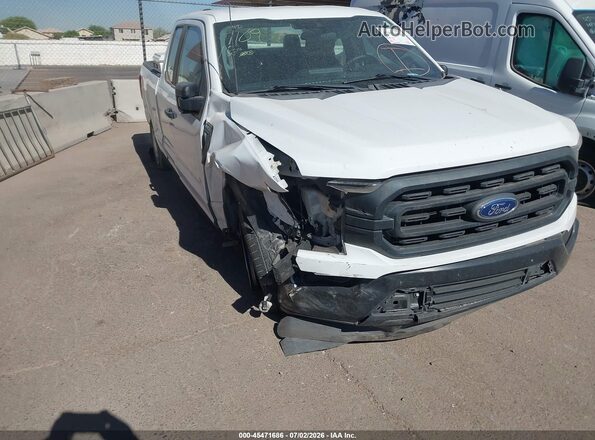 1FTEX1CB9NKD11362 2022 FORD F150 White Front view