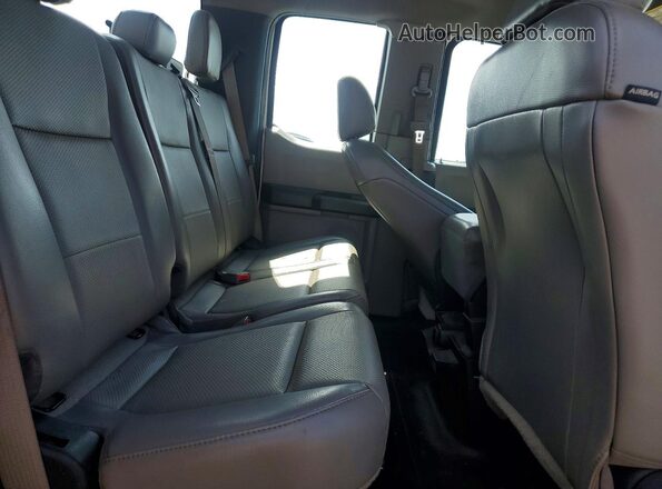 1FTEX1CF2GFC61029 2016 FORD F150 White Vista de los asientos traseros