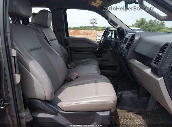 1FTEX1CP0JKC94568 2018 FORD F150 Gray Widok wnętrza z przodu