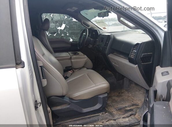 1FTEX1CP0KKC18298 2019 FORD F150 Silver Вид салону спереду