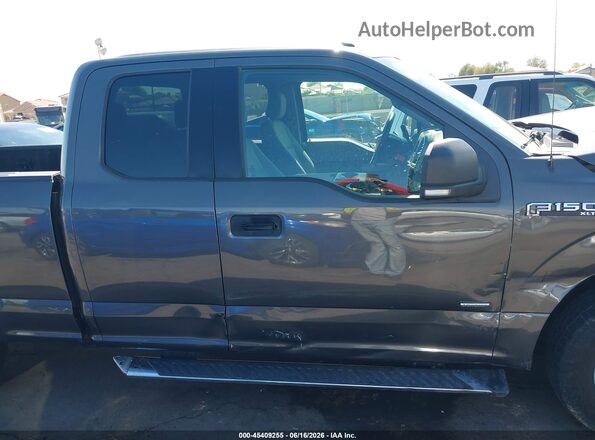 1FTEX1CP8GKF20509 2016 FORD F150 Gray Rear interior view
