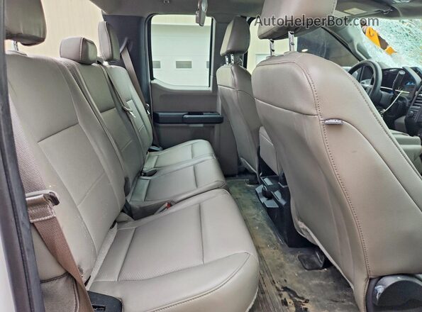 1FTEX1E57JKC97639 2018 FORD F150 White Rear seats view