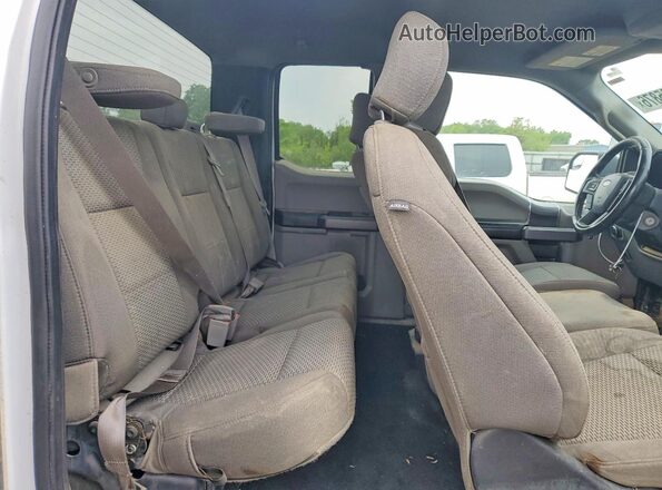1FTEX1EB3KKD32460 2019 FORD F150 White Vista de los asientos traseros